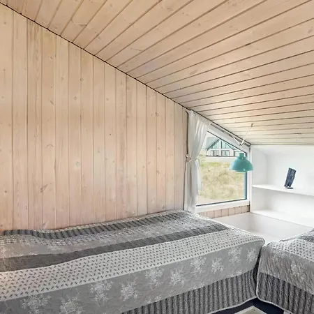 בית נופש 3 Bedroom Beautiful In לוקן